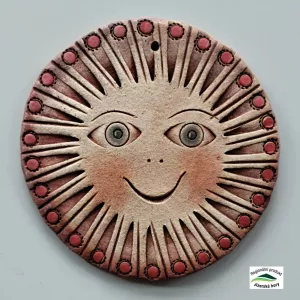 Sluníčko keramické na zavěšení ručně modelované 24cm.